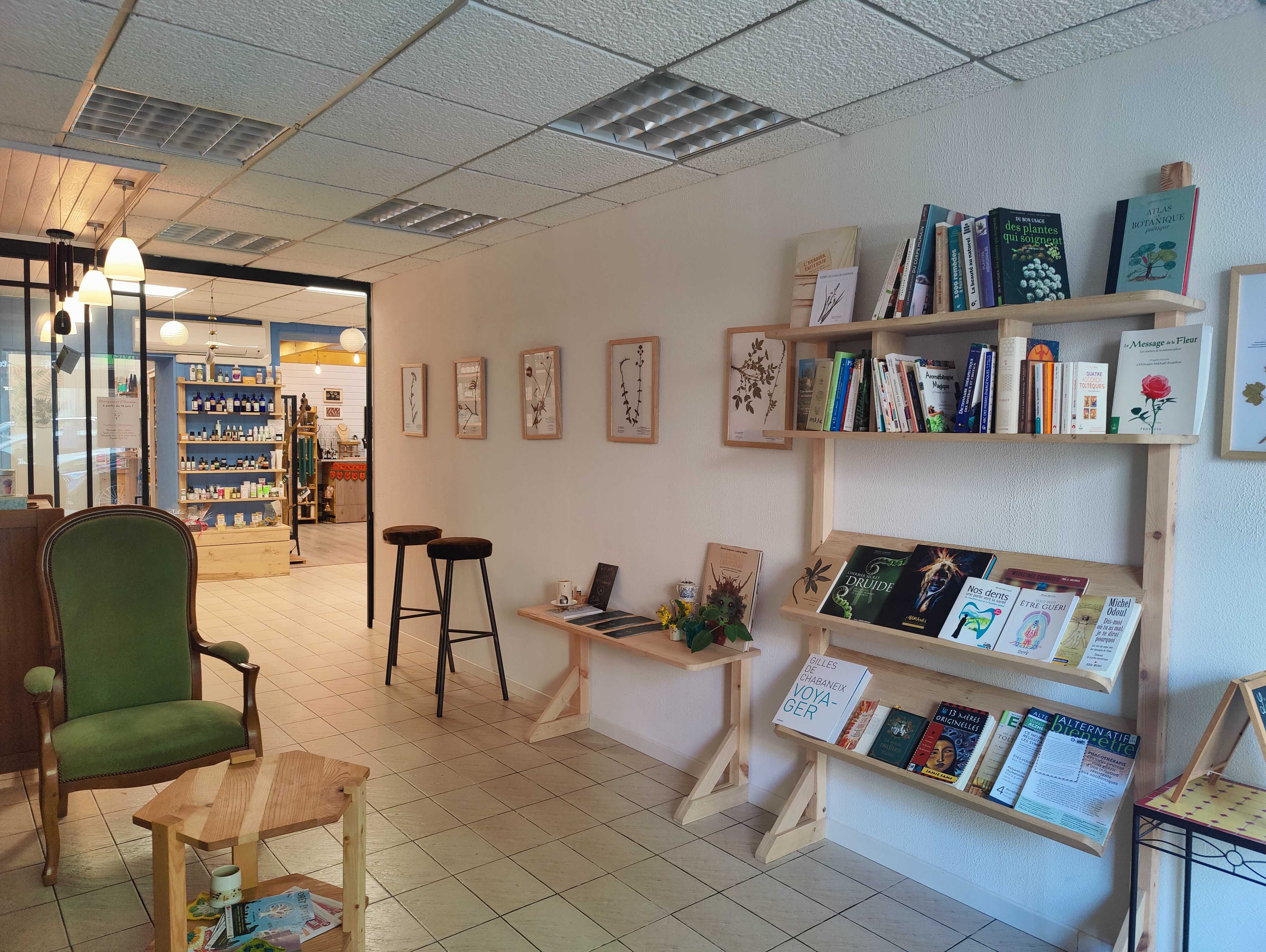 herboristerie-aveyron-masca-fada-sante-naturelle-lecture-sur-place-salon-de-the.jpg
